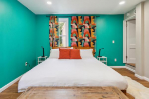 Charming Remodeled 3-BR Bungalow near Attractions